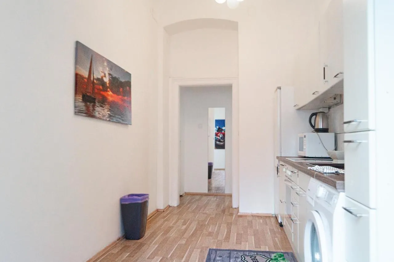 Pleasant 3Br Shared Apartment- Ideal For Longstays Wien 0*,  Österreich